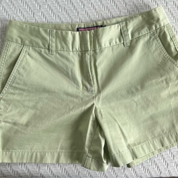 Vineyard vines 4” Shorts in Size 6 EUC - Picture 1 of 3